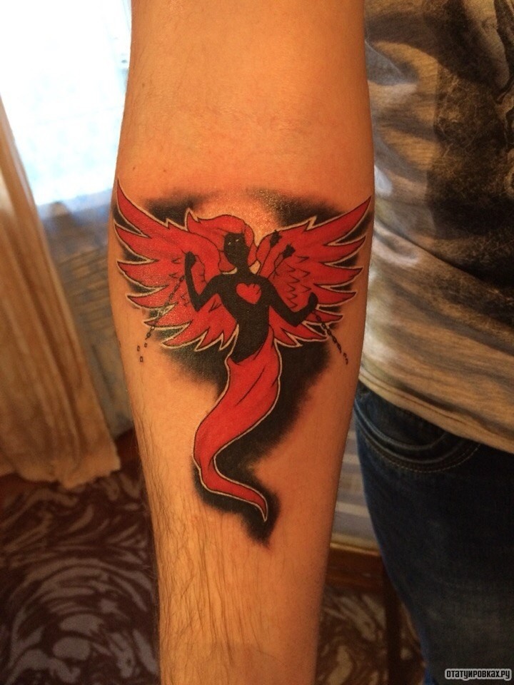Фотография татуировки под названием «Девушка с красными крыльями»