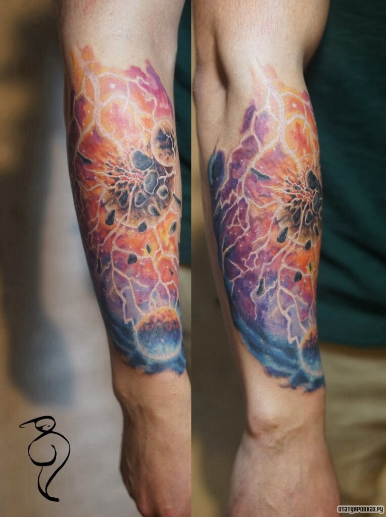Фотография татуировки под названием «Гроза в космосе»