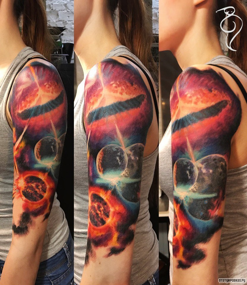 Фотография татуировки под названием «Планеты, космос»