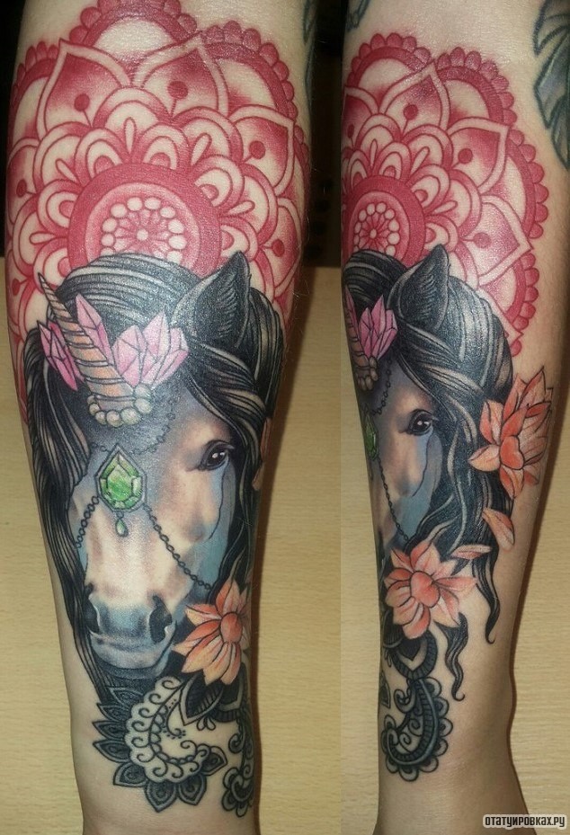 Фотография татуировки под названием «Лошадь пегас»