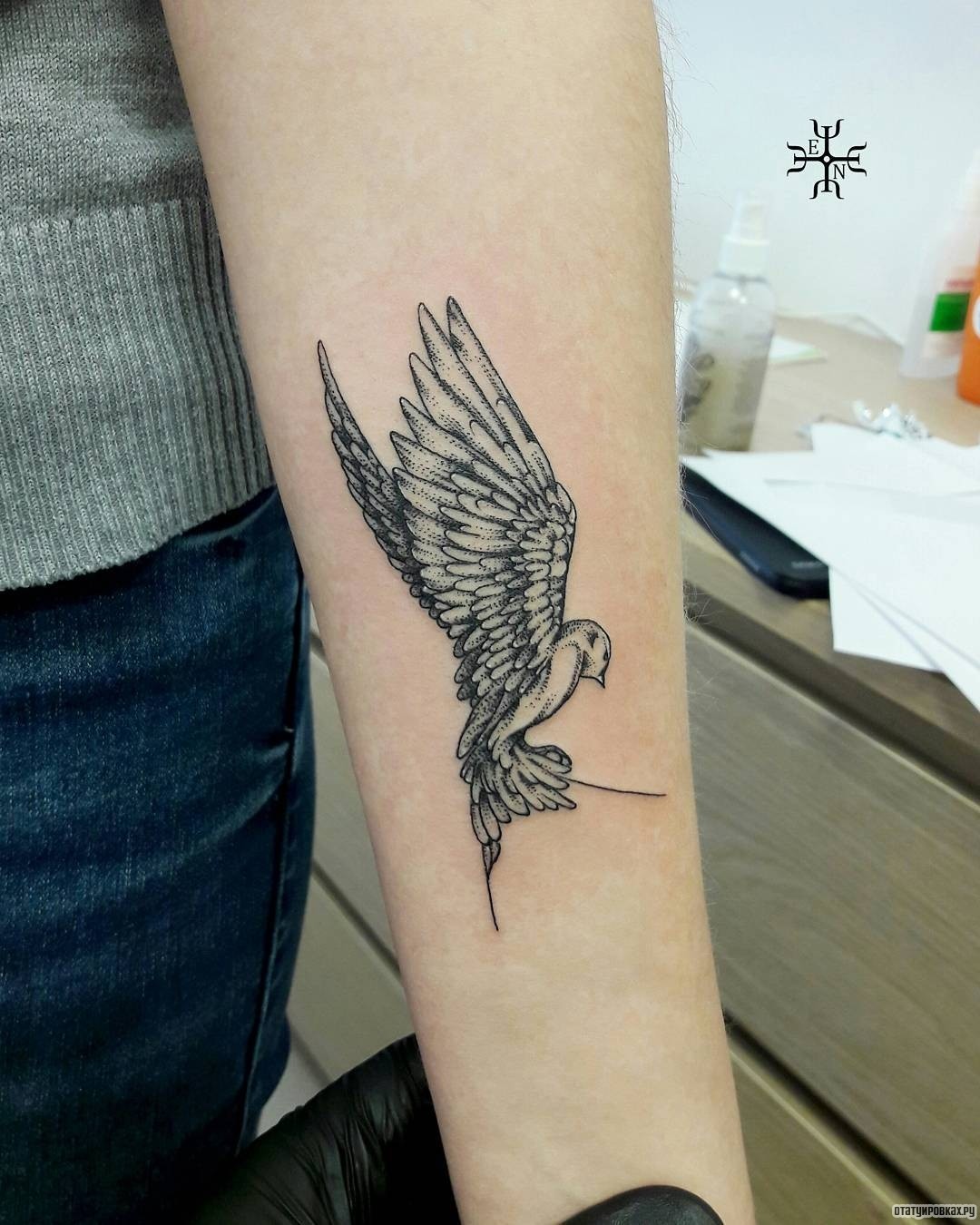 Фотография татуировки под названием «Птица»