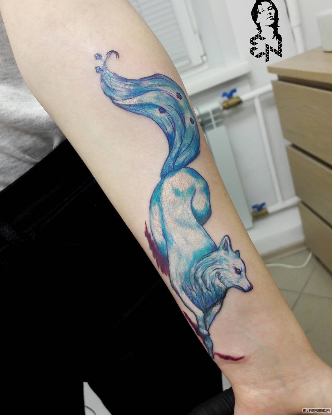 Фотография татуировки под названием «Синяя лиса»