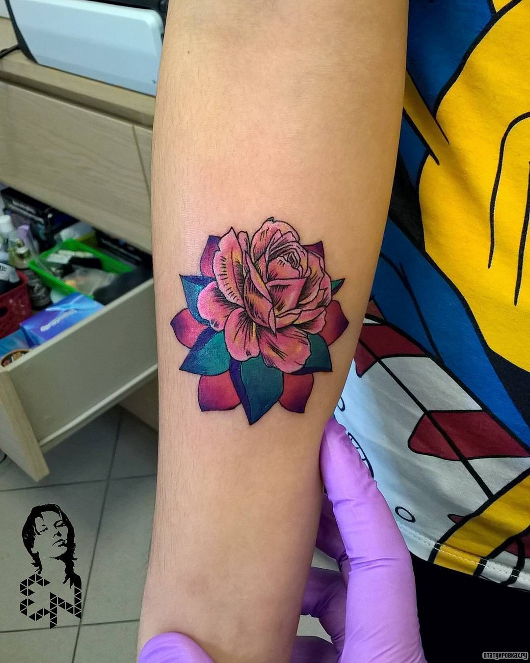 Фотография татуировки под названием «Цветок лотос»
