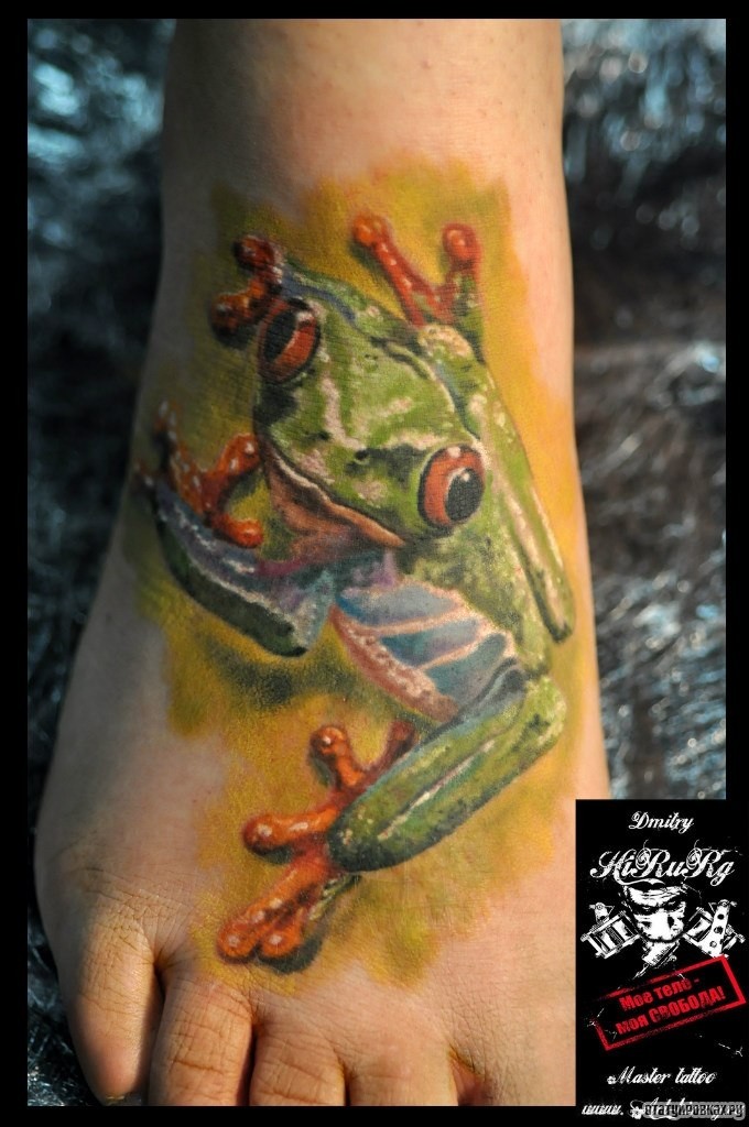 Фотография татуировки под названием «Зеленая лягушка»