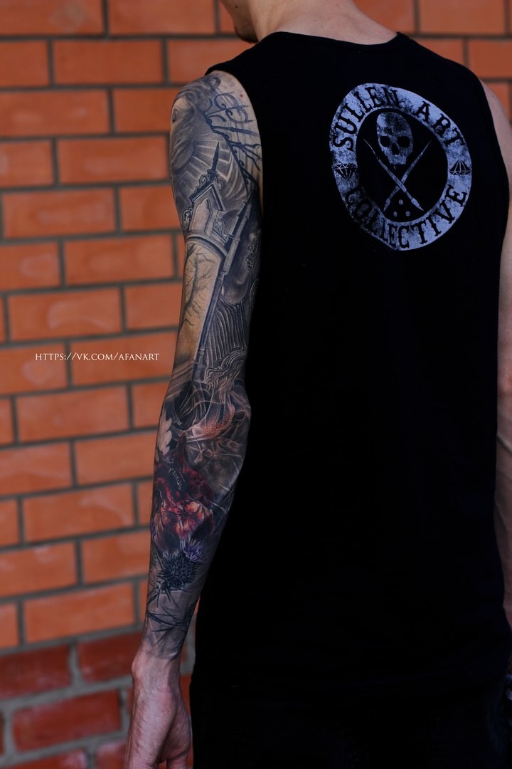Фотография татуировки под названием «готика»