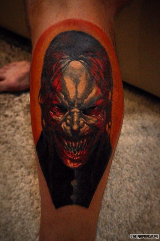Фотография татуировки под названием «Жуткий человек»
