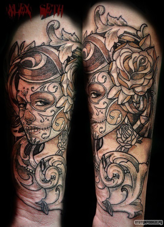 Фотография татуировки под названием «Девушка с розами и узорами»