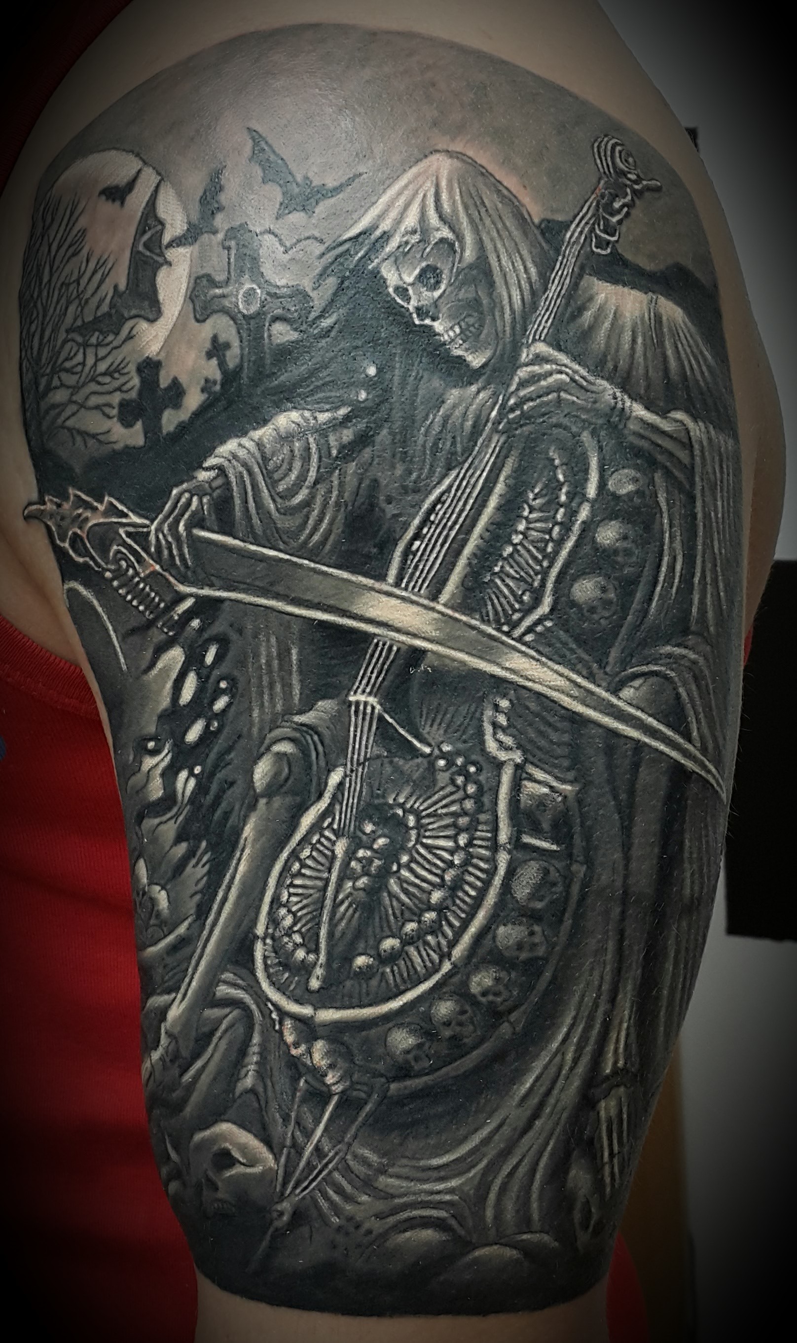 Фотография татуировки под названием «Смерть музыкант»