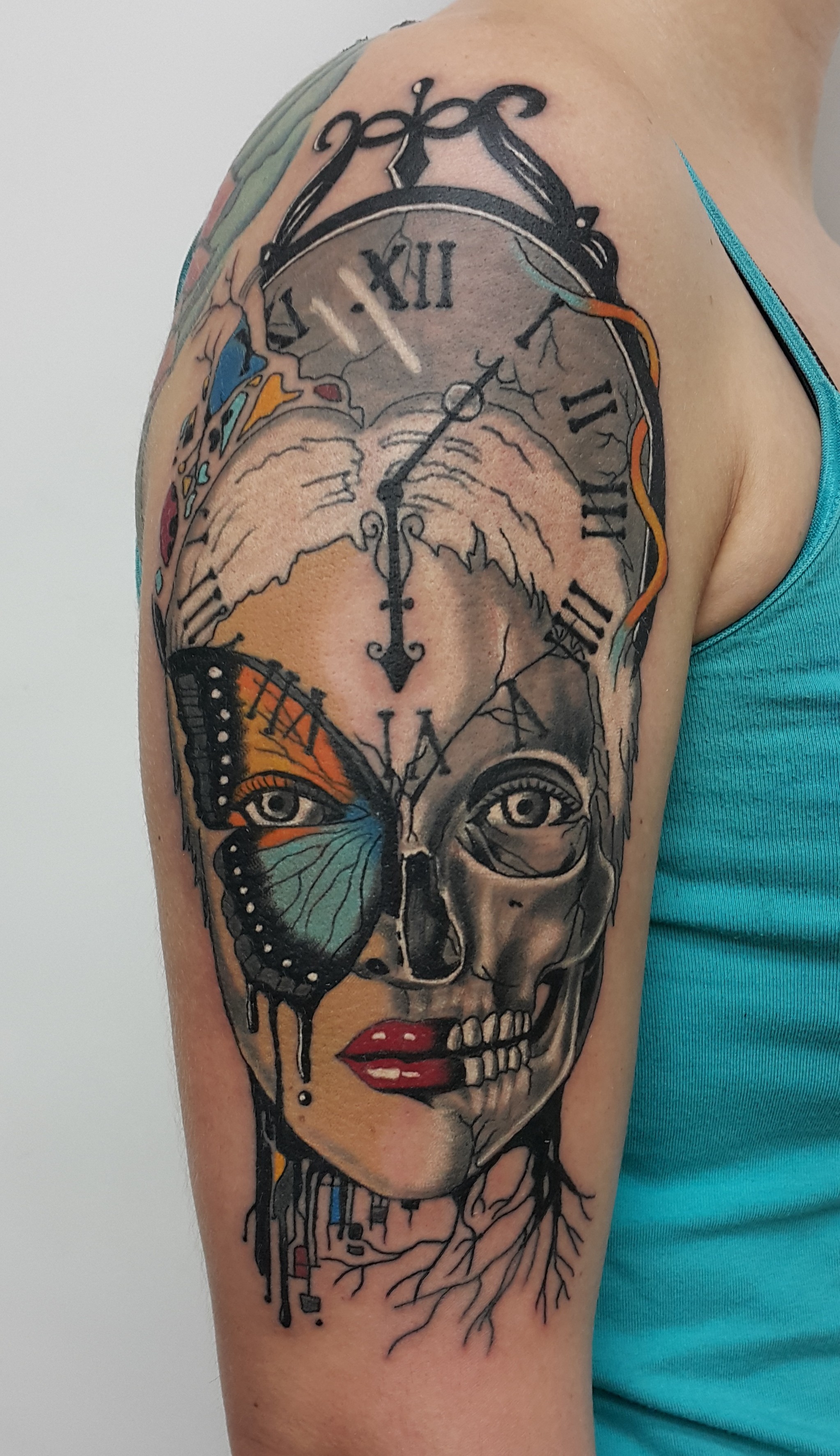 Фотография татуировки под названием «Девушка череп»