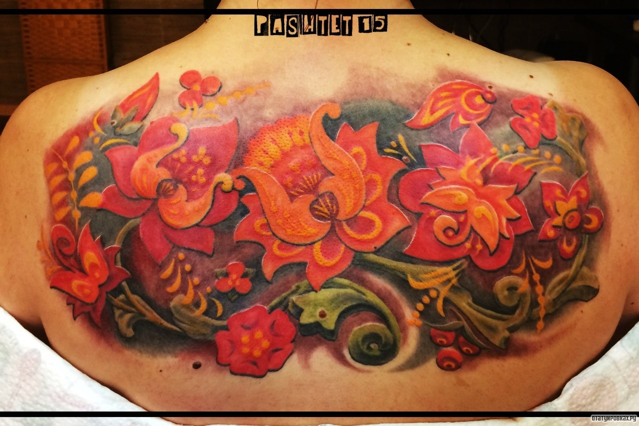 Фотография татуировки под названием «Узоры из цветов»