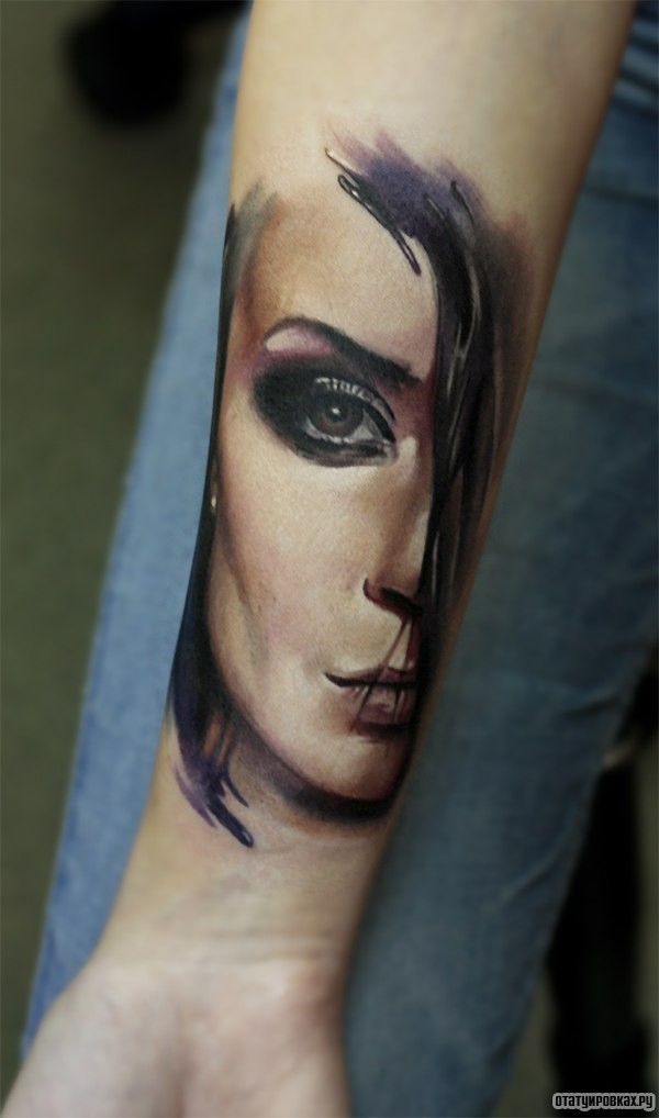 Фотография татуировки под названием «Лицо девушки»