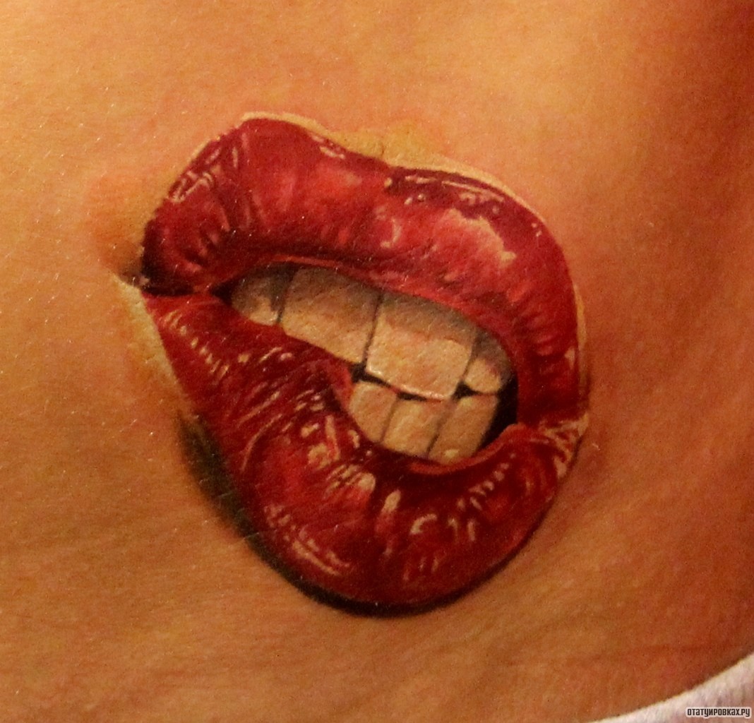 Фотография татуировки под названием «Губы прикушенные»