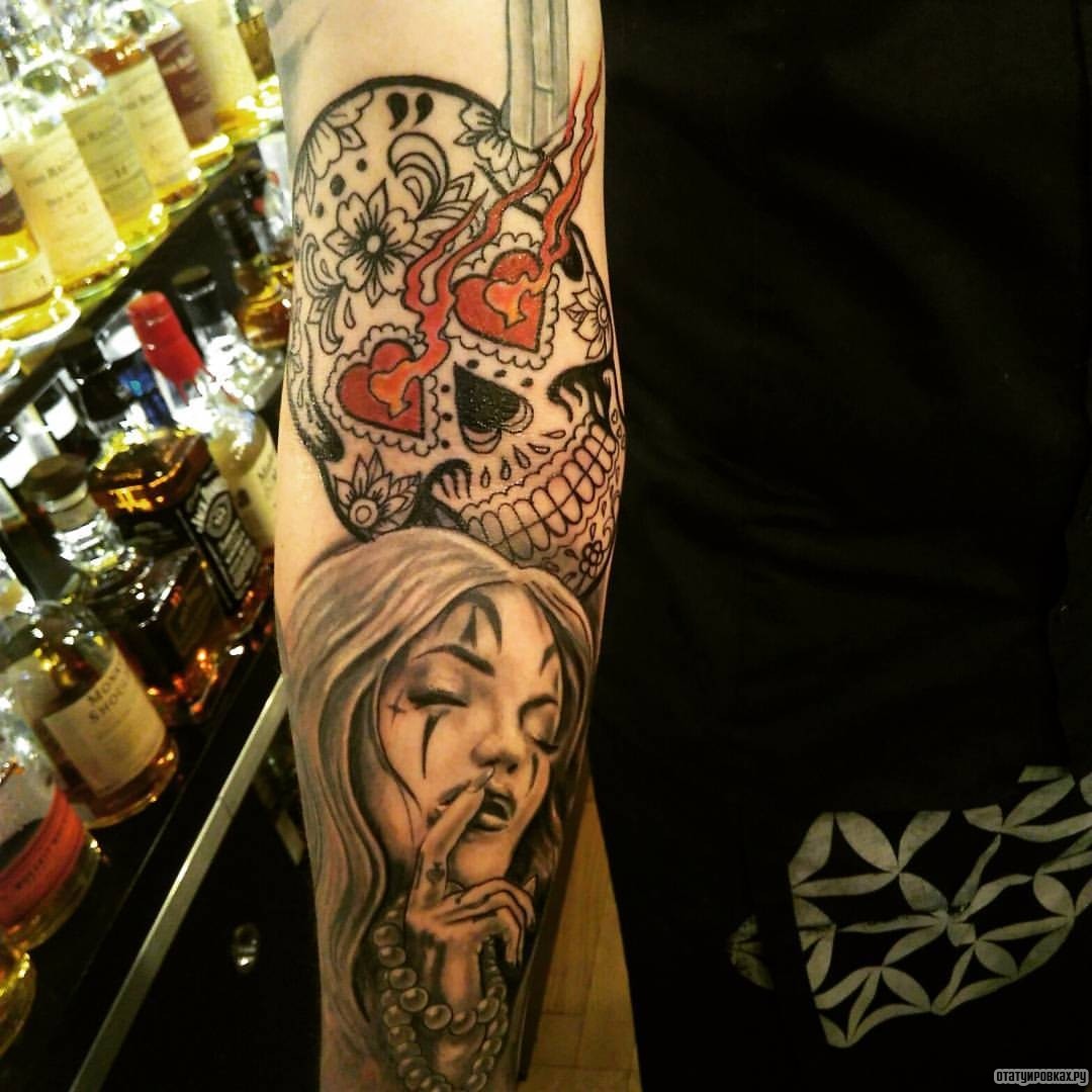 Фотография татуировки под названием «Девушка и череп чикано»
