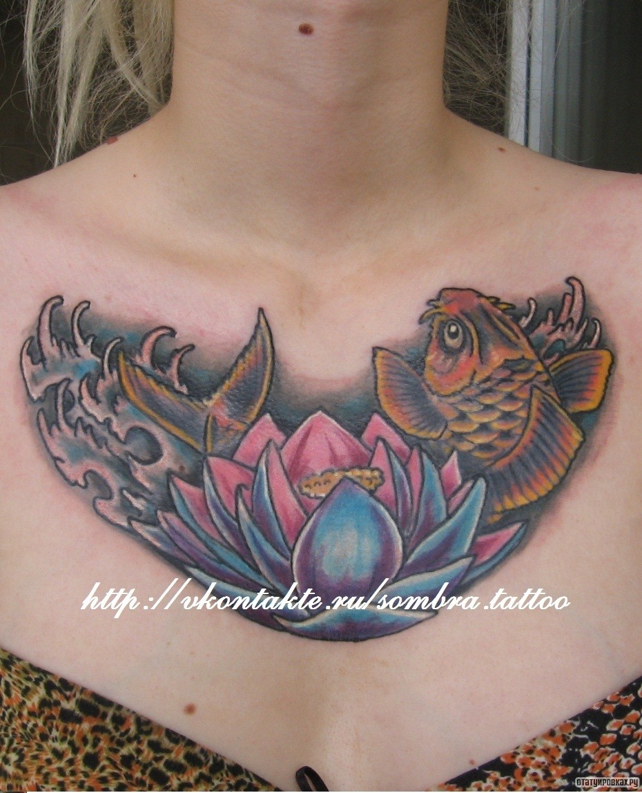 Фотография татуировки под названием «Карп и лотос с волнами»