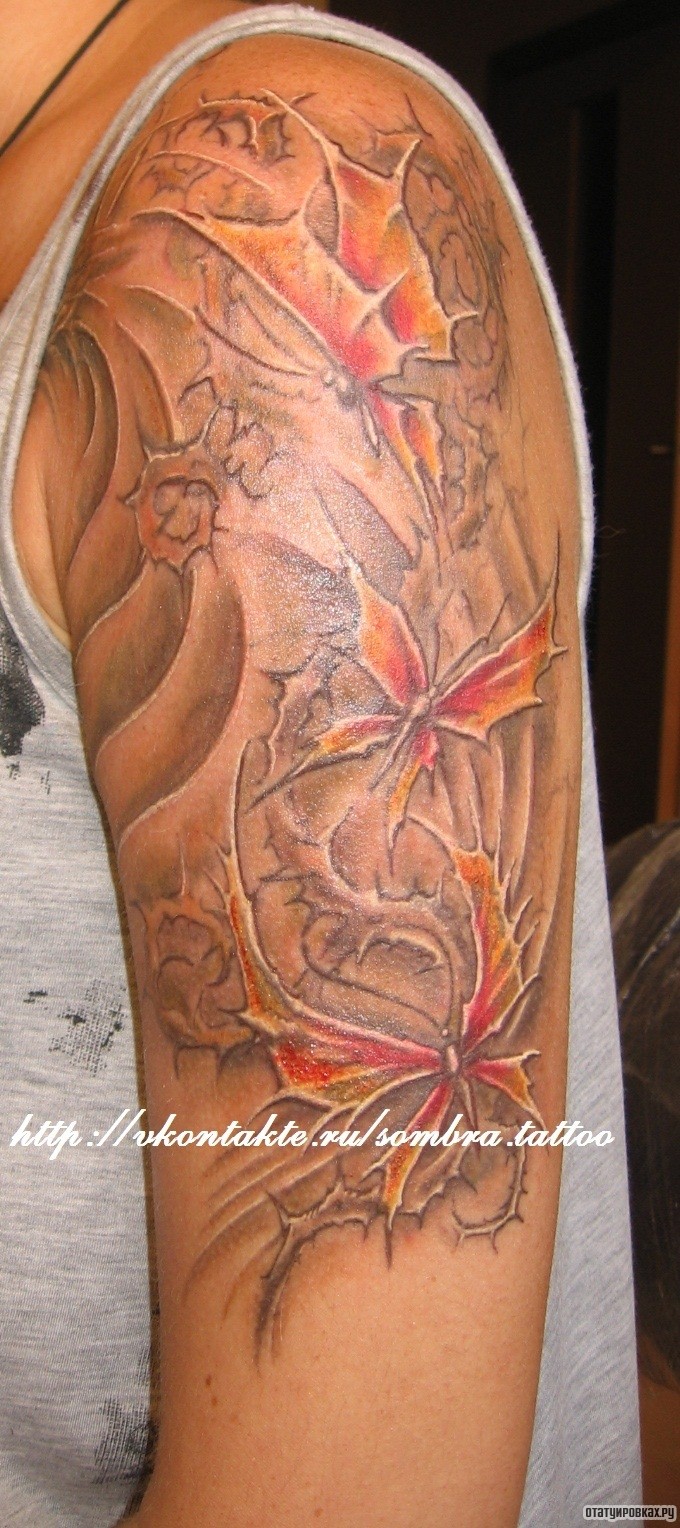 Фотография татуировки под названием «Бабочки в волнах»