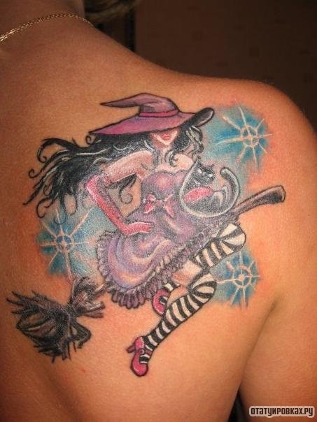 Фотография татуировки под названием «Ведьма на метле»