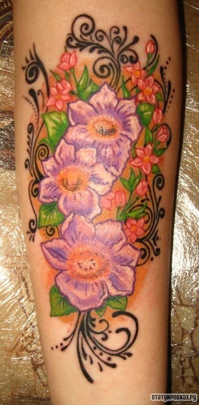 Фотография татуировки под названием «Сиреневые цветы»