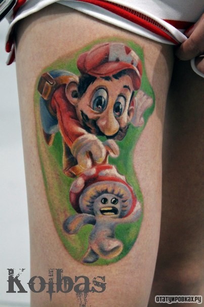 Фотография татуировки под названием «Марио и гриб»