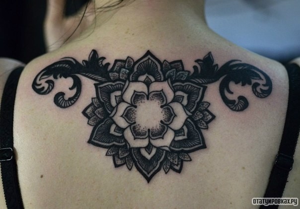 Фотография татуировки под названием «Мандала»