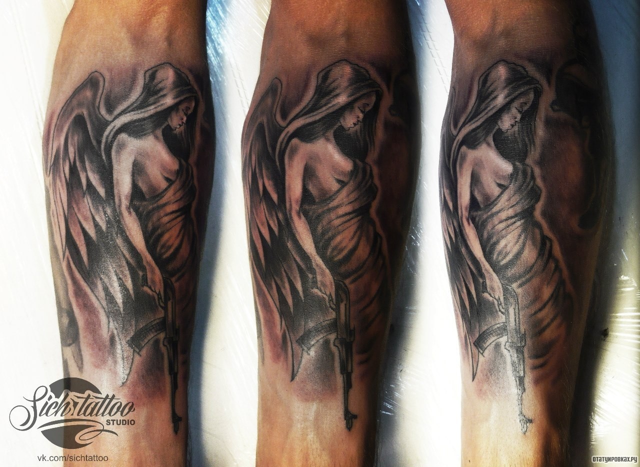 Фотография татуировки под названием «Девушка с крыльями»