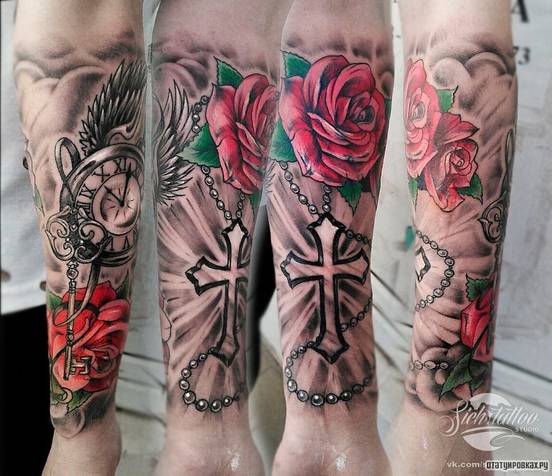 Фотография татуировки под названием «Розы, ключ, часы с крыльями»