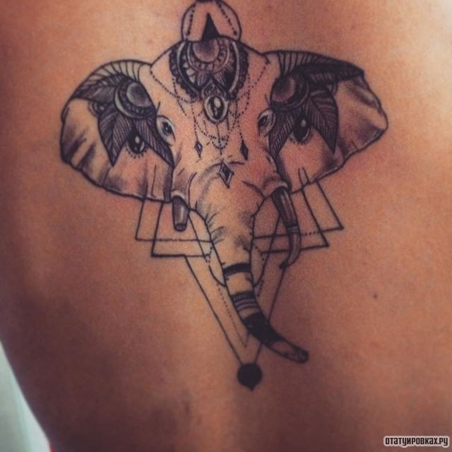Фотография татуировки под названием «Слон ганеша»