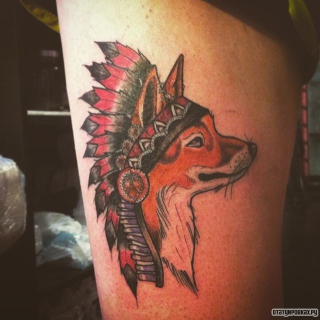 Фотография татуировки под названием «Лиса в головном уборе индейца»