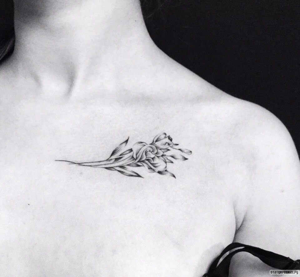 Фотография татуировки под названием «Узор цветка»