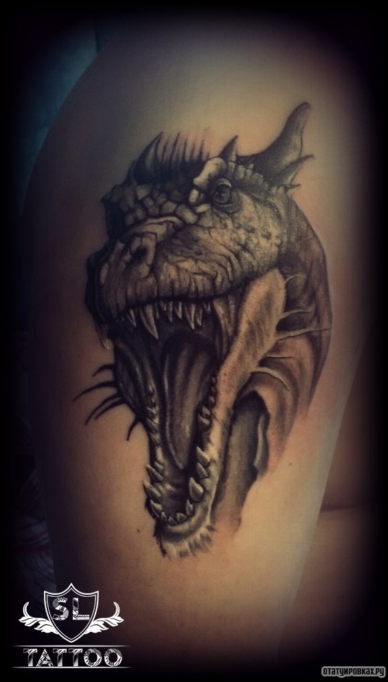Фотография татуировки под названием «Оскал дракона»