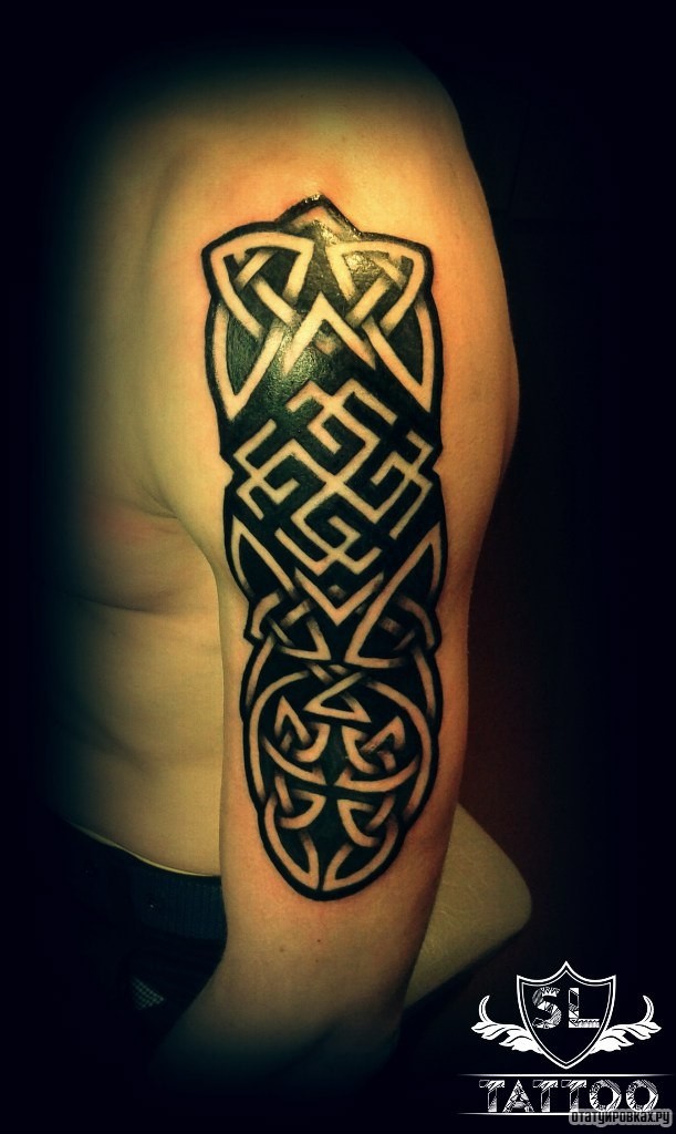 Фотография татуировки под названием «Полинезийский узор»