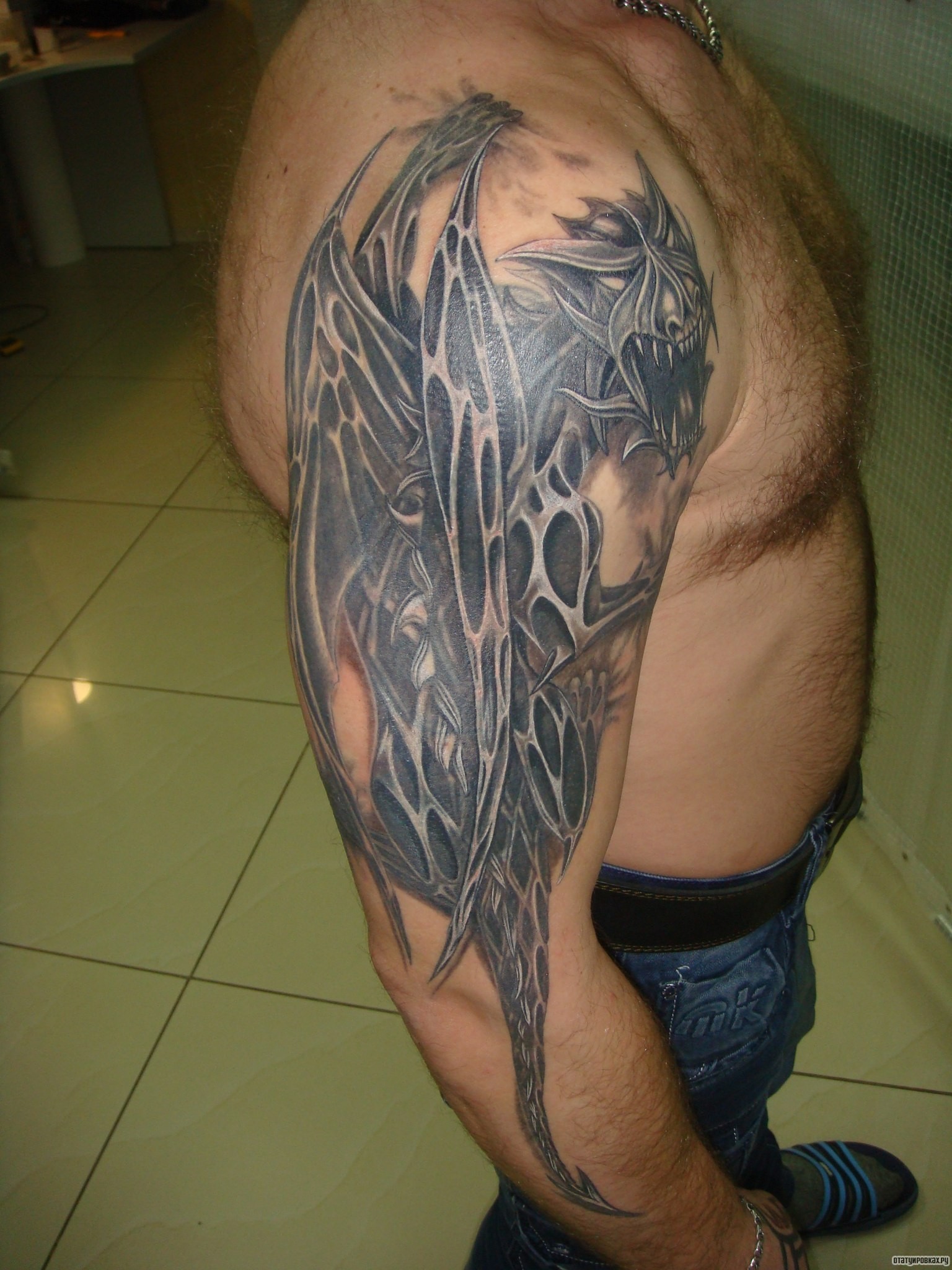Фотография татуировки под названием «Дракон узор»