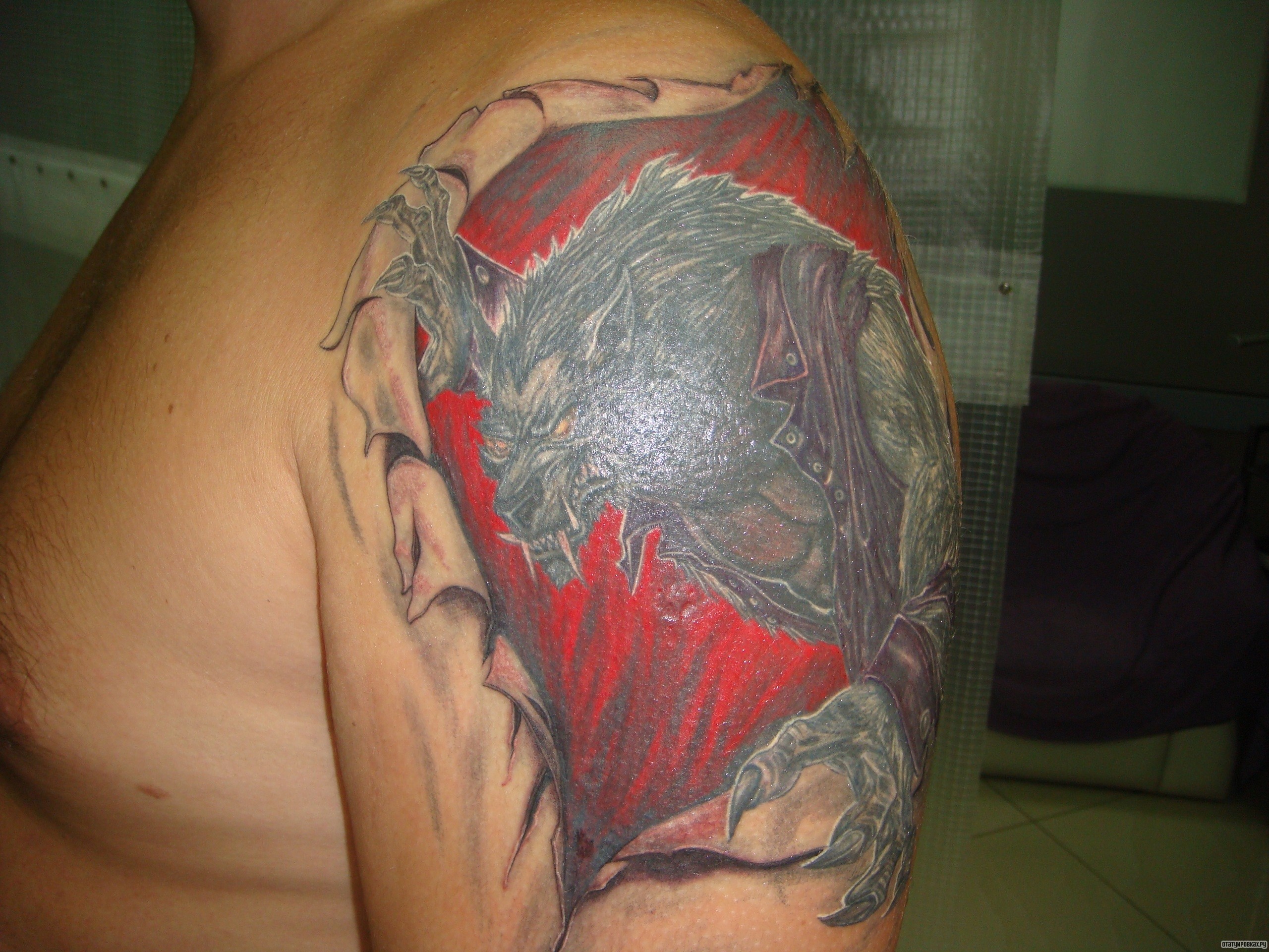 Фотография татуировки под названием «Дьявол под кожей»