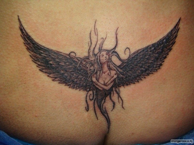 Фотография татуировки под названием «Девушка с крыльями узор»
