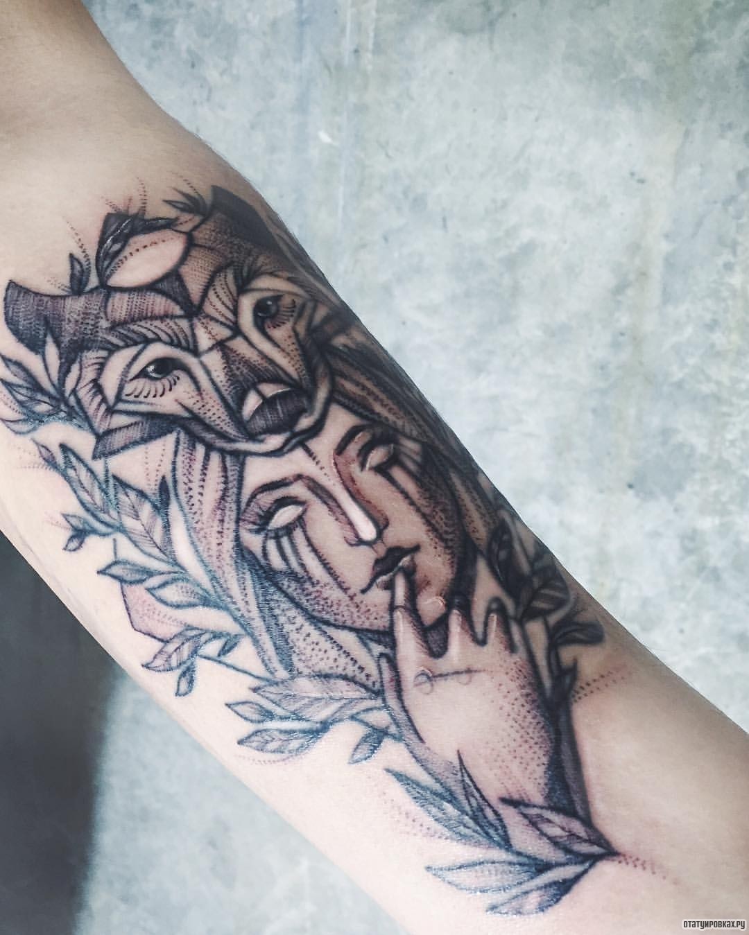 Фотография татуировки под названием «Девушка с волком»