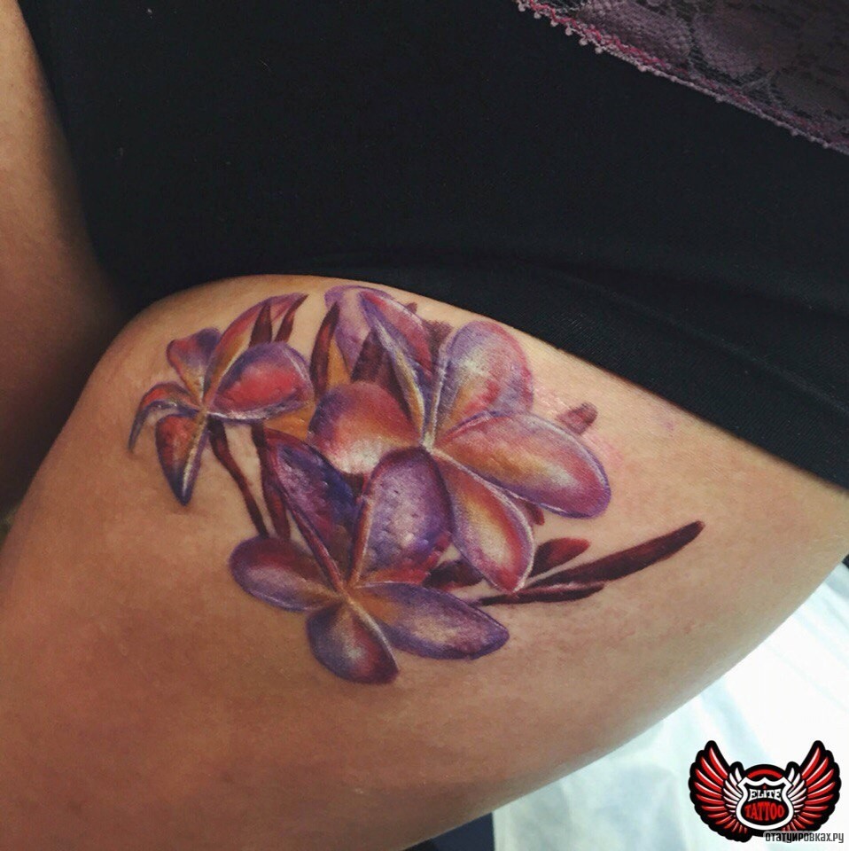 Фотография татуировки под названием «Фиолетовые цветы»