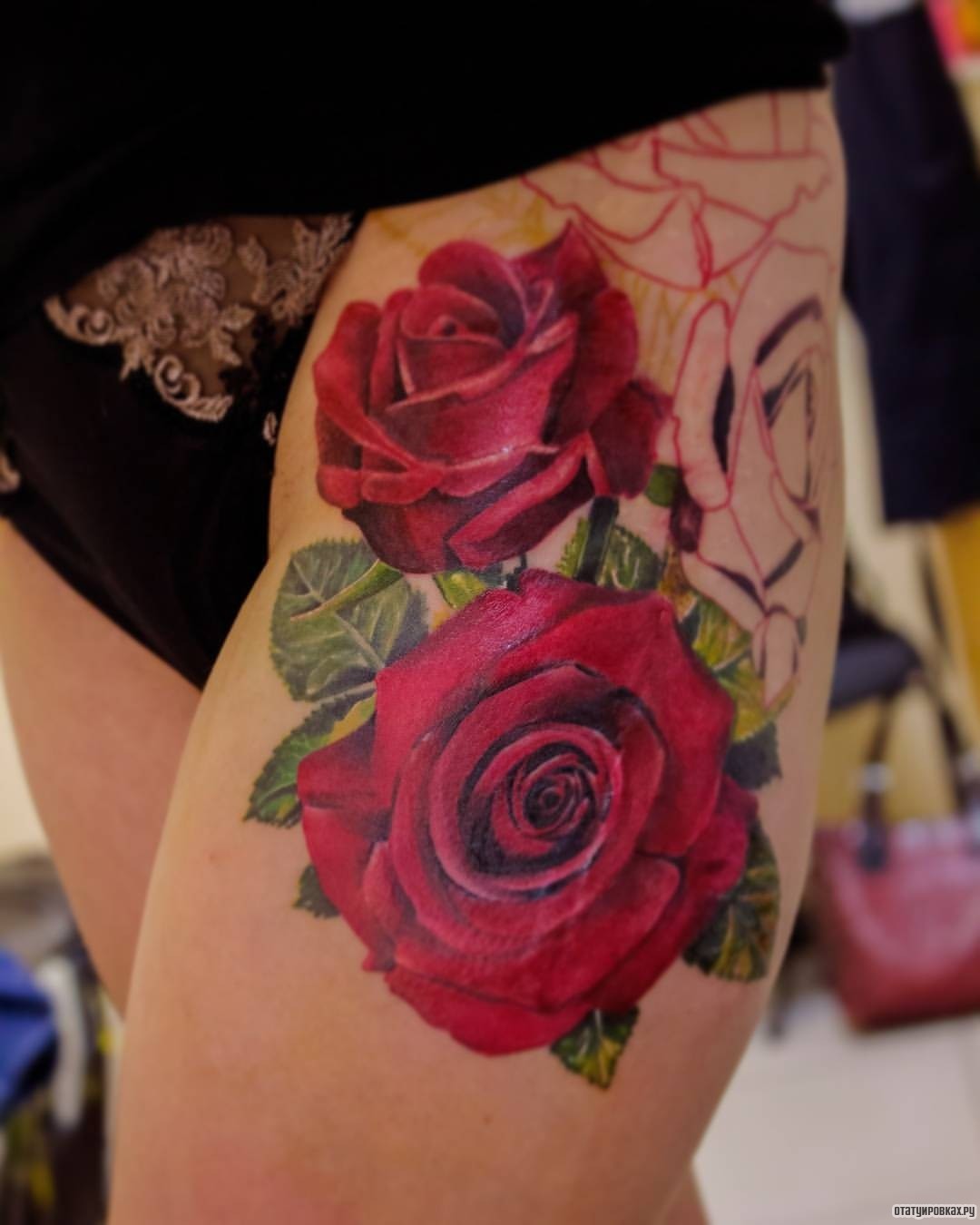 Фотография татуировки под названием «Две розы»