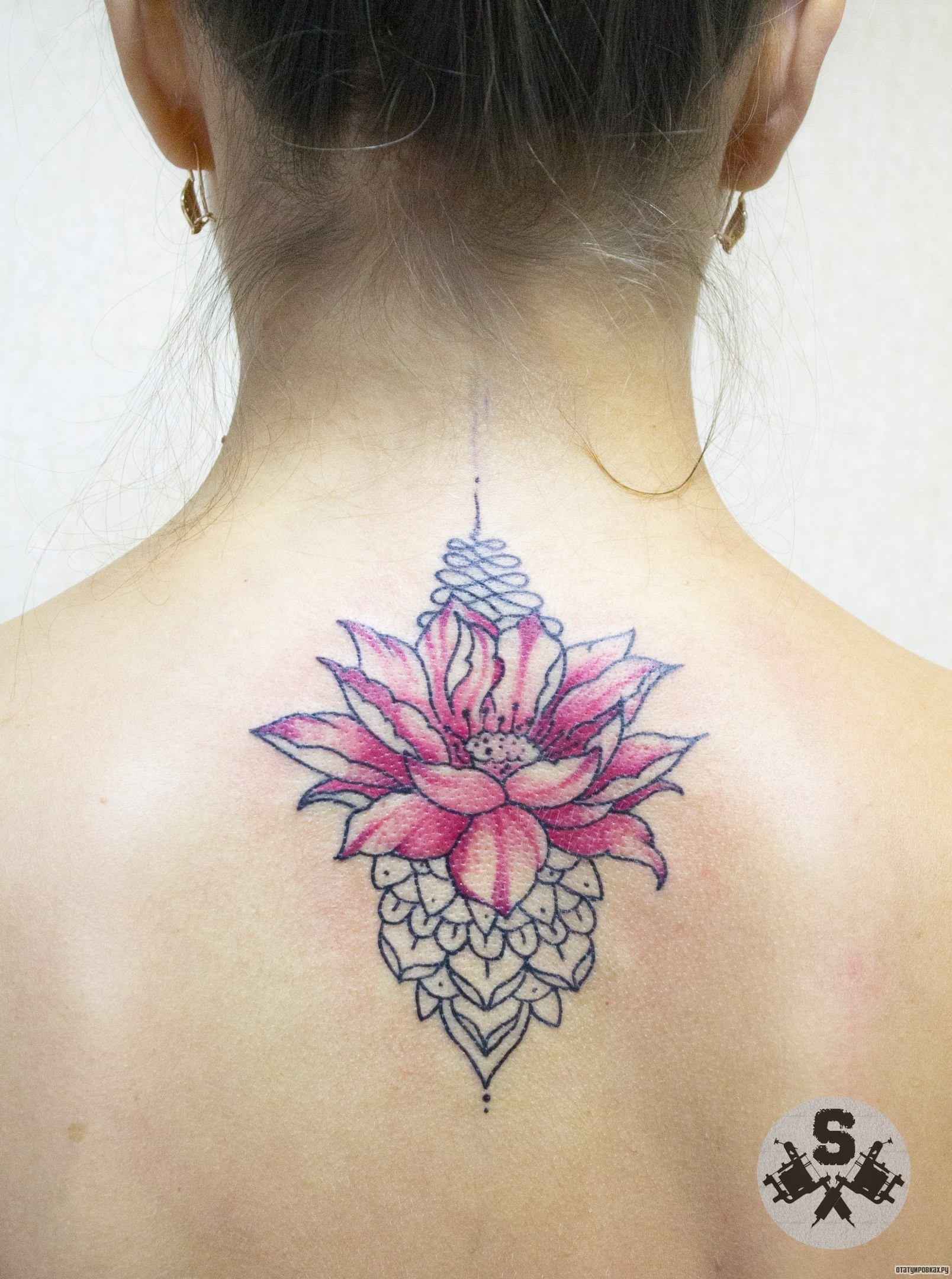 Фотография татуировки под названием «Лотос с узором»
