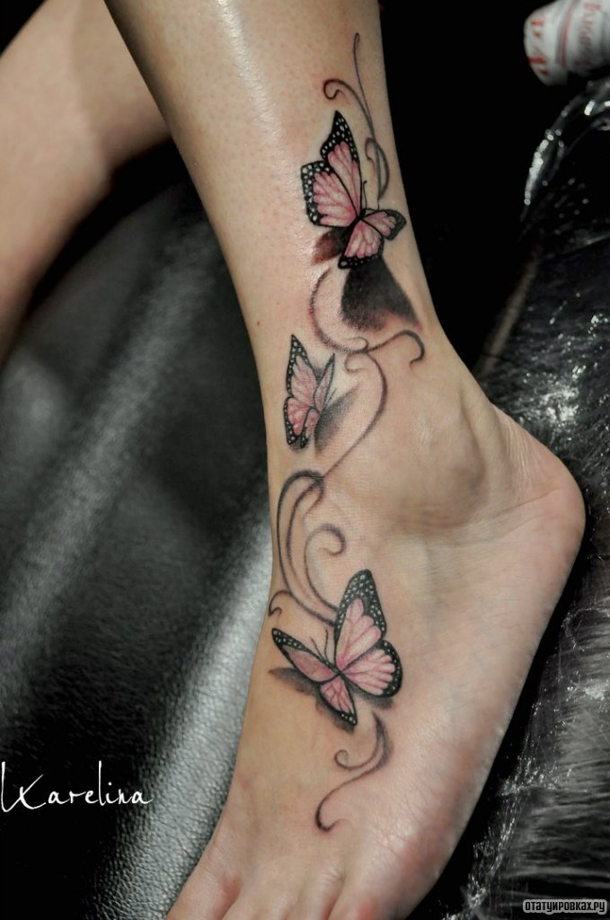 Фотография татуировки под названием «Бабочки как узор»