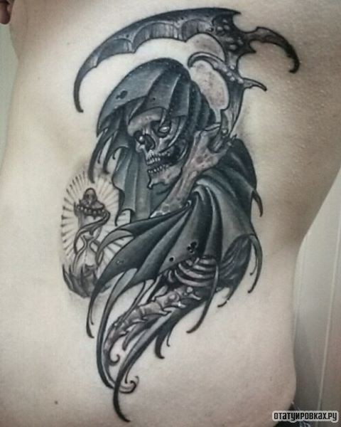 Фотография татуировки под названием «Смерть с косой»