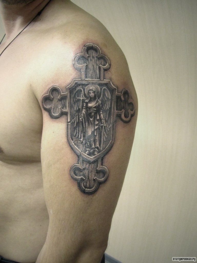 Фотография татуировки под названием «Крест с ангелом»