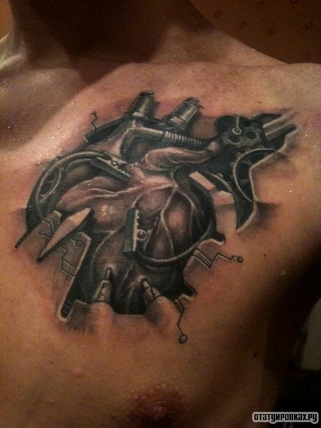 Фотография татуировки под названием «Сердце под кожей»