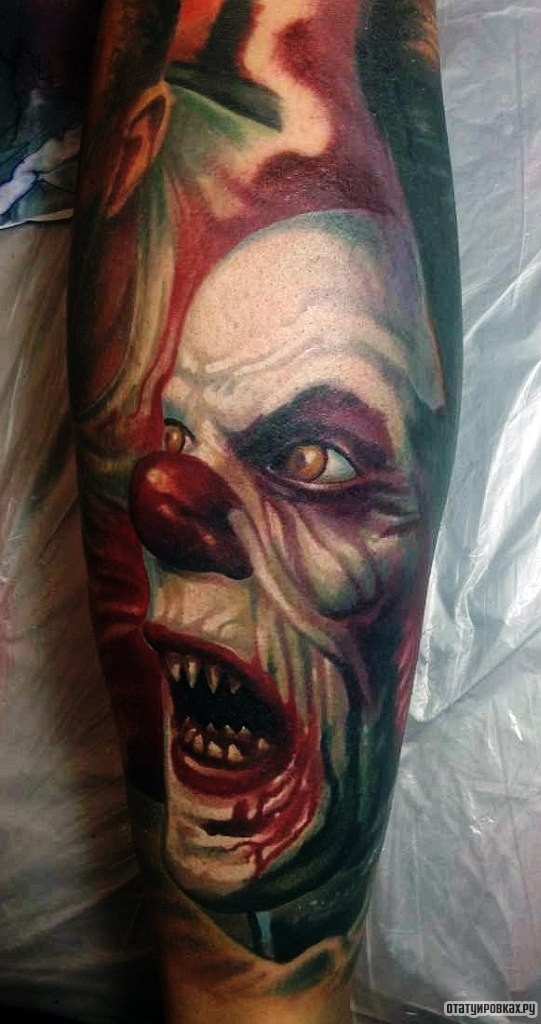 Фотография татуировки под названием «Клоун кровавый»