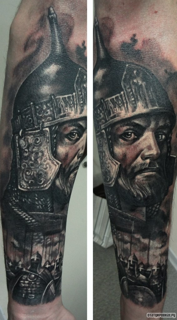 Фотография татуировки под названием «Русский воин»