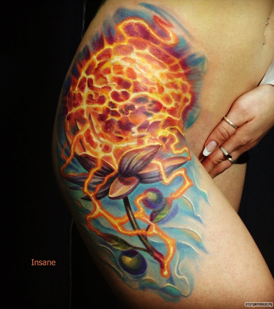 Фотография татуировки под названием «Огненный лотос»