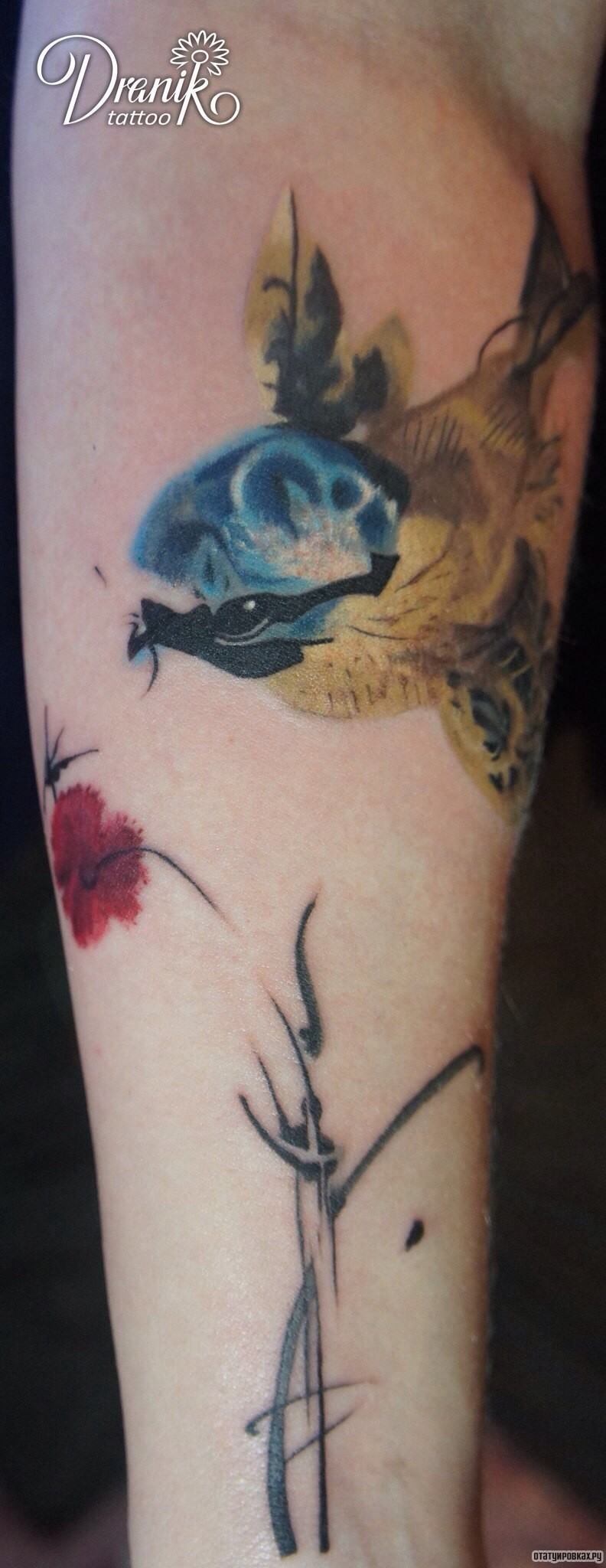 Фотография татуировки под названием «Птичка абстрактный узор»