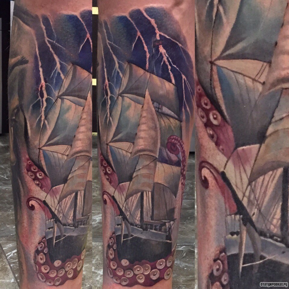 Фотография татуировки под названием «Корабль парусник с щупальцами осьминога»