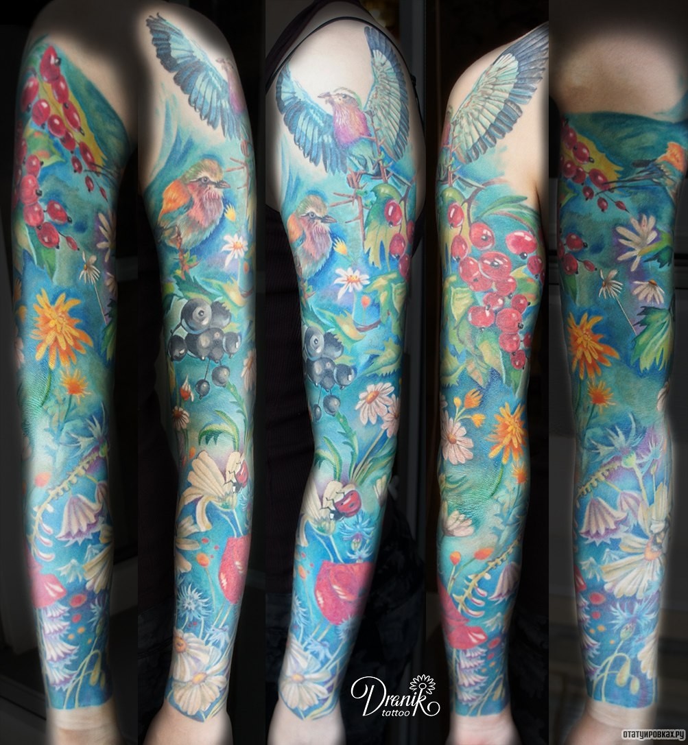 Фотография татуировки под названием «Природа, растения, ягоды, птица»