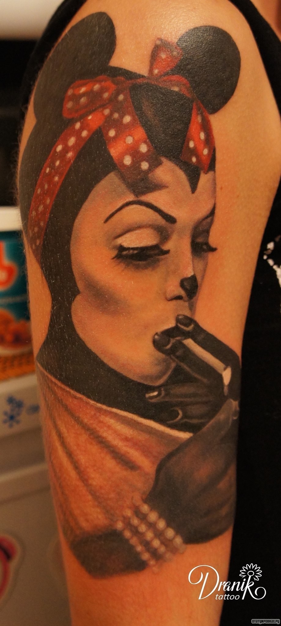 Фотография татуировки под названием «Девушка микки маус»
