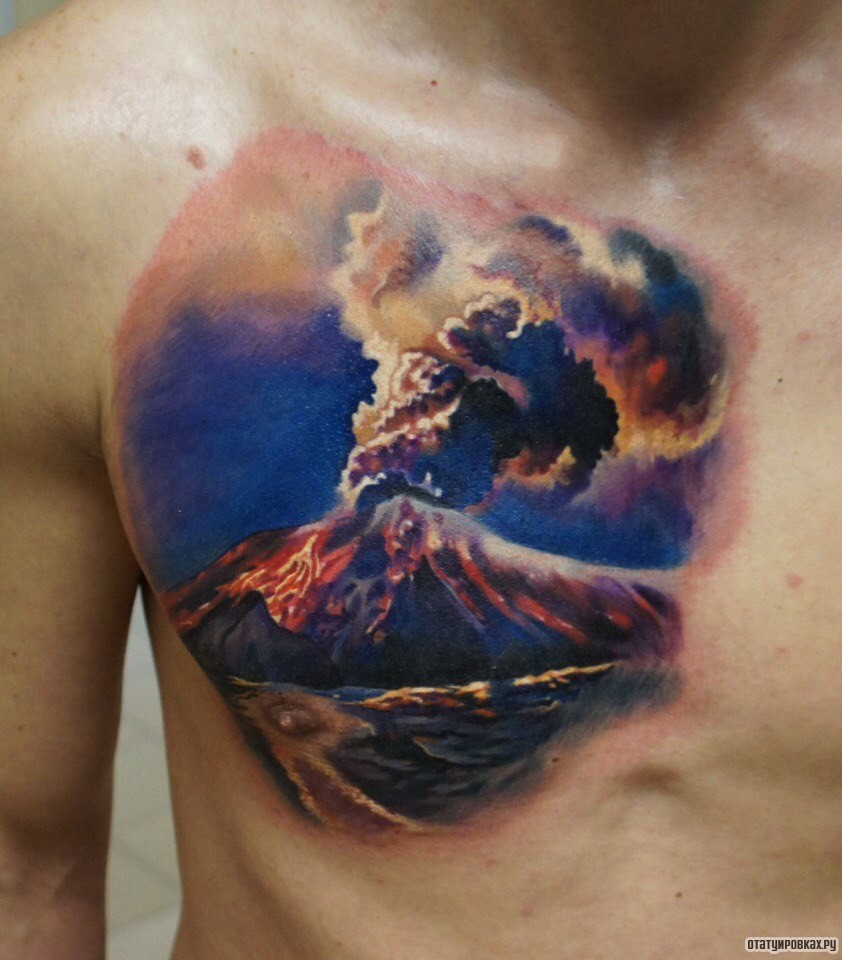 Фотография татуировки под названием «Вулкан в действии»
