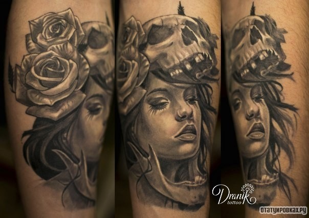 Фотография татуировки под названием «Девушка с розами на голове с черепом»